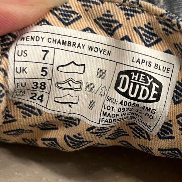 Hey Dude Wendy Chambray Woven Size 7 - Picture 7 of 7